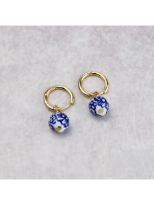 Oorbellen Delfts blauwe kraal